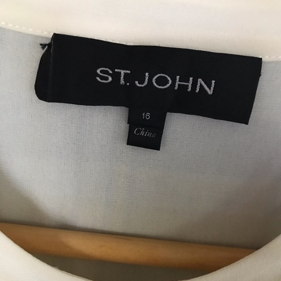 St. John blouse. Excellent condition. Size 16. - Picture 3 of 5